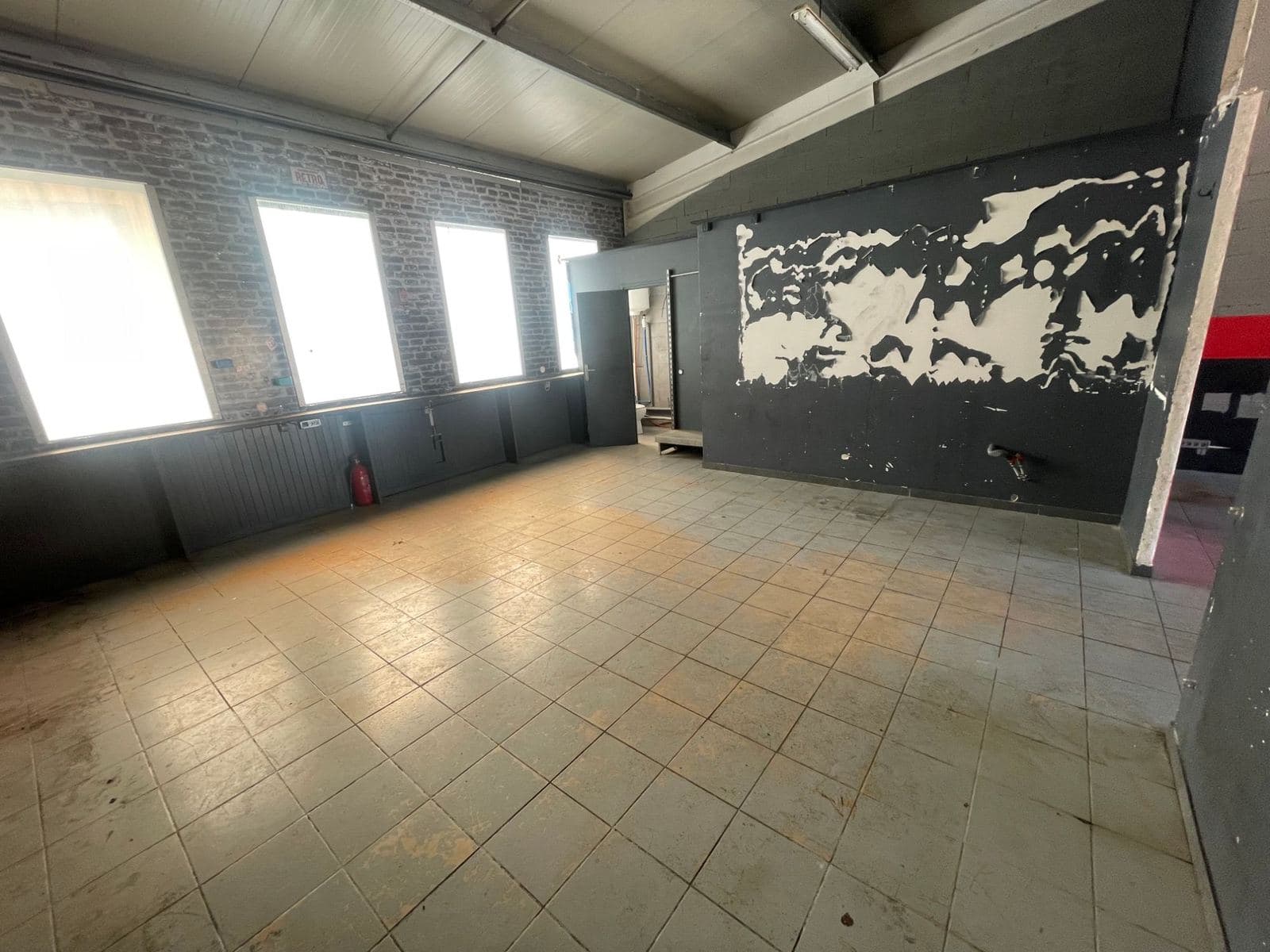 Linas (91310) — Local d'Activité / Stockage 105 m² (RN20) — photo 3
