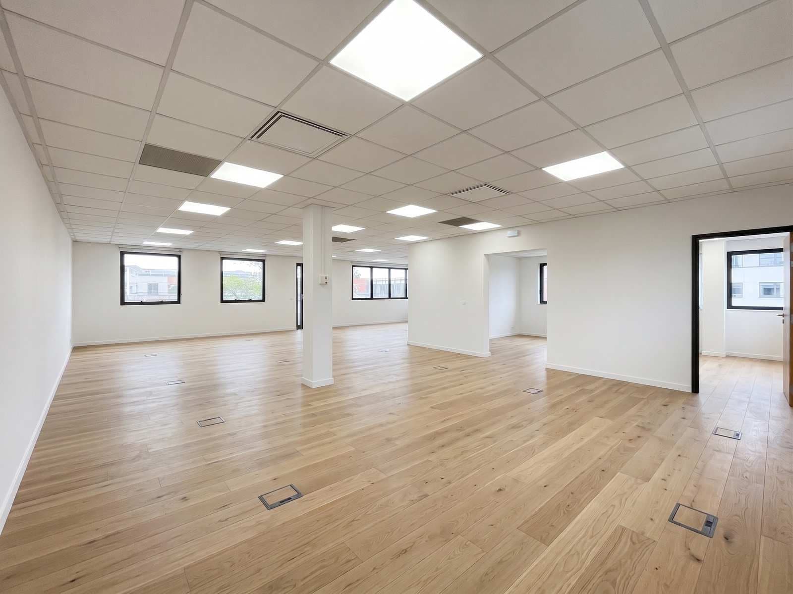 Massy (91300) — Bureaux Rénovés avec Terrasse Privative (Lot 15) — photo 4