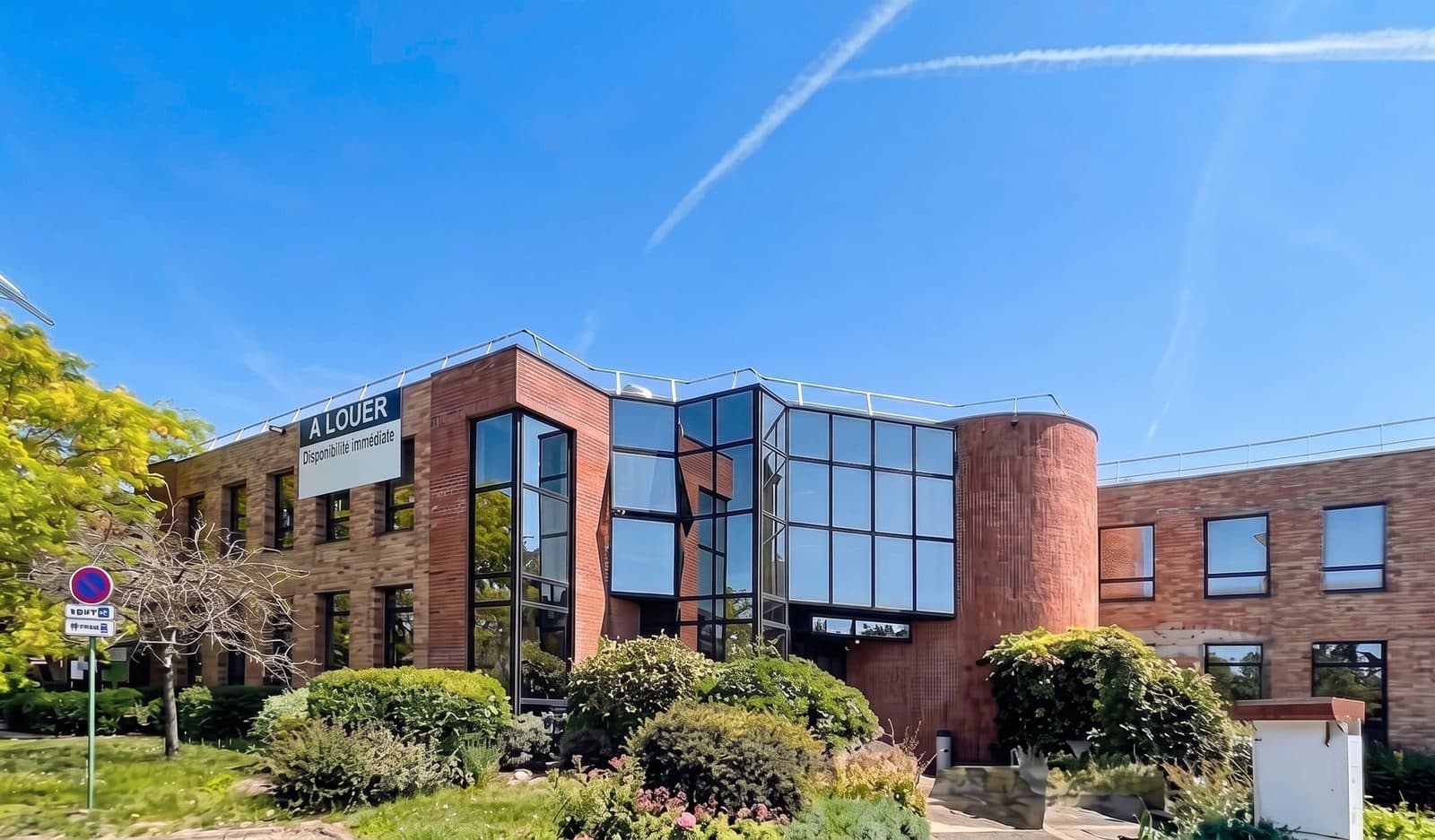 Massy (91300) — Bureaux Rénovés avec Terrasse Privative (Lot 16)