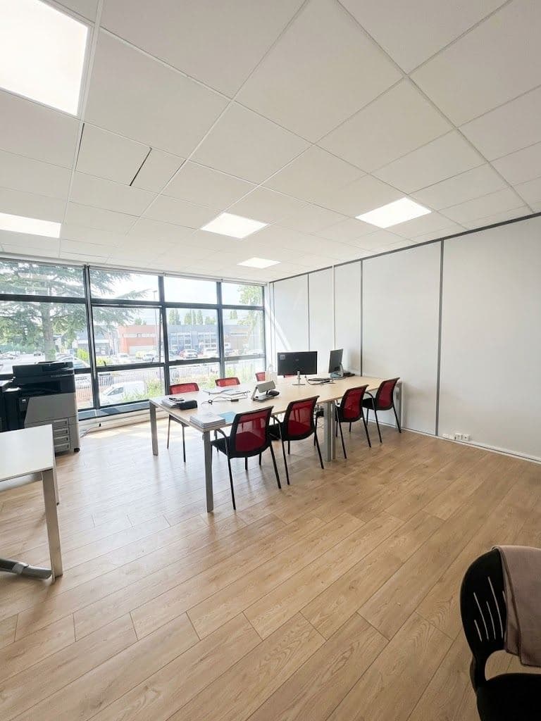 Les Ulis (91940) — Bureaux Lumineux 80 m² (Courtabœuf R+1) — photo 3